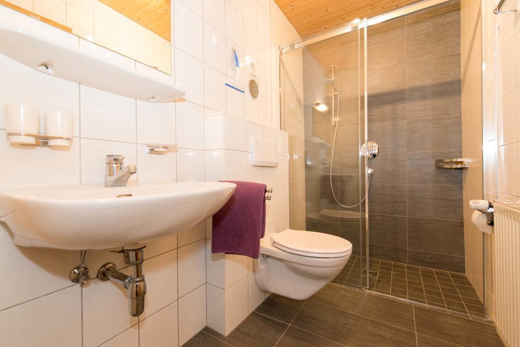 Ferienwohnungen Plattner Weissensee Zimmer foto