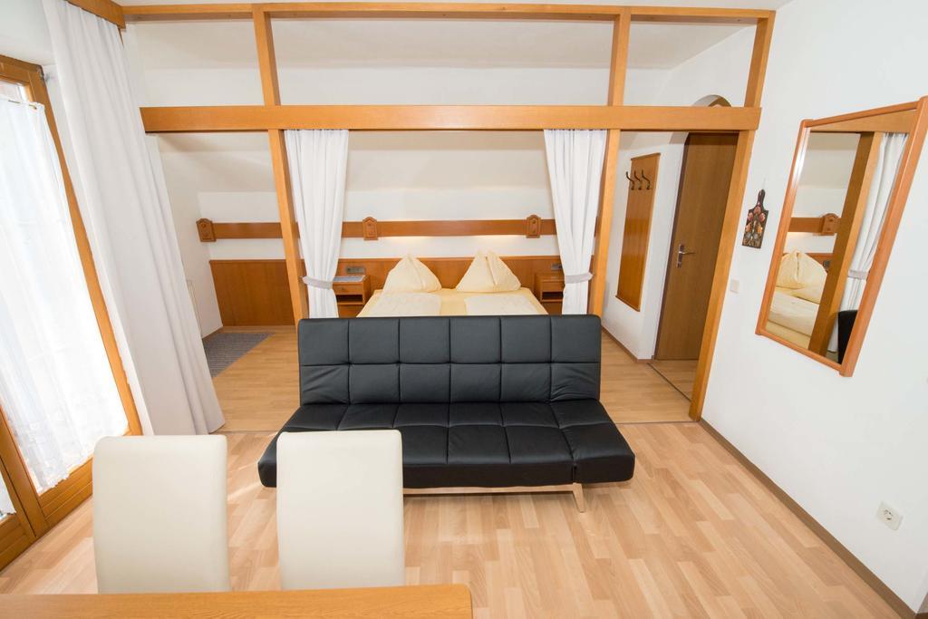Ferienwohnungen Plattner Weissensee Zimmer foto