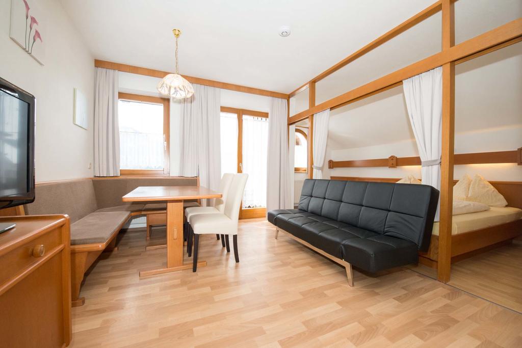 Ferienwohnungen Plattner Weissensee Zimmer foto
