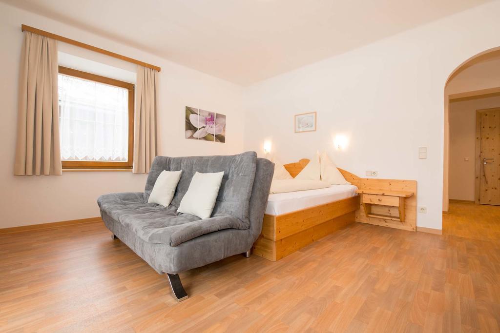 Ferienwohnungen Plattner Weissensee Zimmer foto