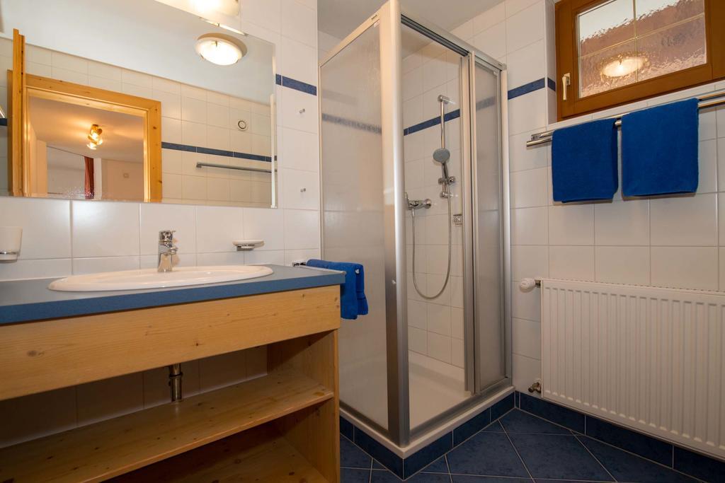 Ferienwohnungen Plattner Weissensee Zimmer foto