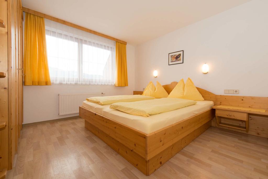 Ferienwohnungen Plattner Weissensee Zimmer foto