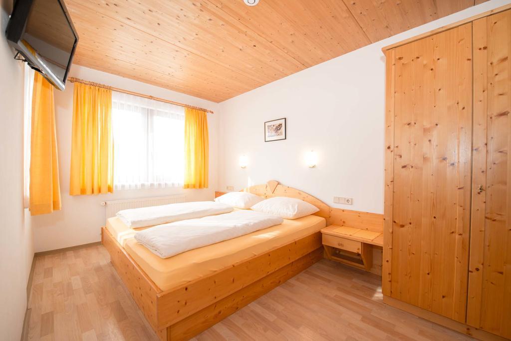 Ferienwohnungen Plattner Weissensee Zimmer foto